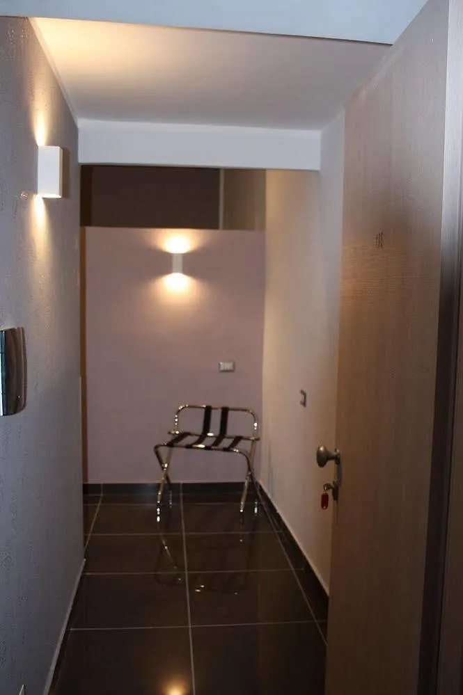 Hotel Be Italian Flat Bovio Napoli Affittacamere