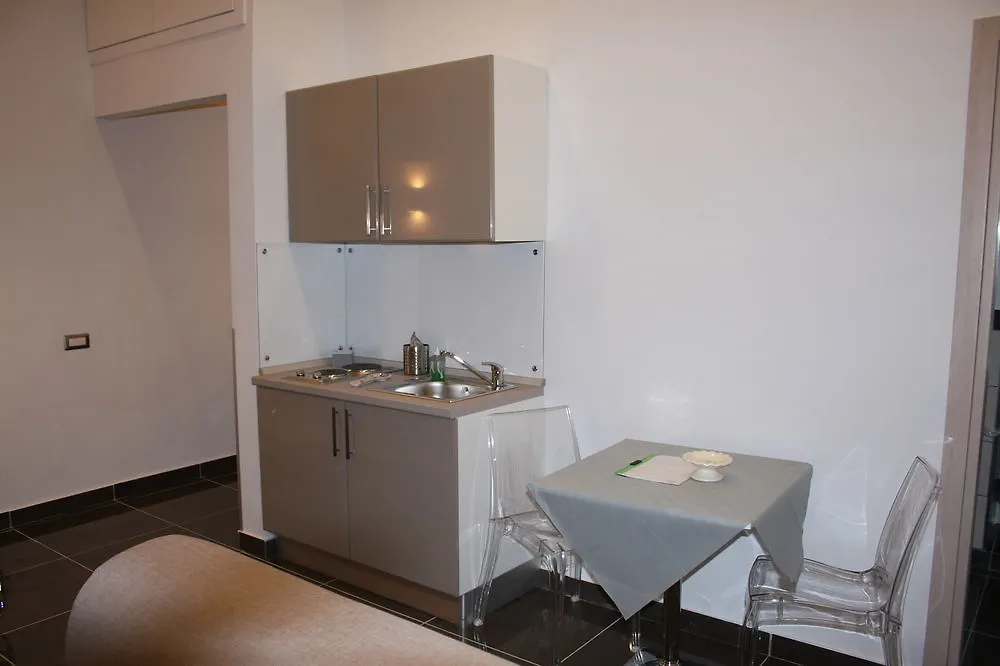 Hotel Be Italian Flat Bovio Napoli 3*,