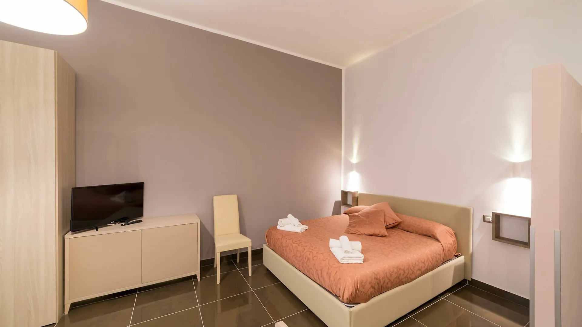 Hotel Be Italian Flat Bovio Napoli 3*,  Italia